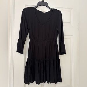 Sky and Sparrow V Neck Elbow Sleeve Length Dress with Stitched Detailing